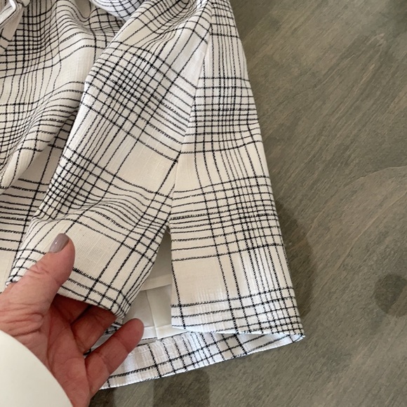 Ann Taylor v neck tunic top size 8. - Picture 10 of 10